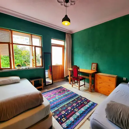 Vague Hostal *